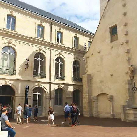 Apartment Centre Historique - Le Patio Dijon